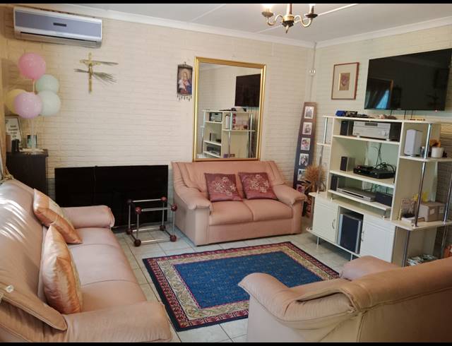 5 BEDROOM HOUSE FOR SALE IN BELFORT ESTATE